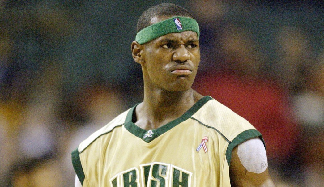 01.jpg 詹皇高中球衣将拍卖预估破50万美元 中网体坛,oubili.com