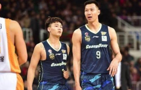 ﻿广东豪取CBA单季24连胜，CBA复赛第二阶段12日进行了一场首尾之战，单外援的广东队以116：108战胜全华班八一队 中网体坛,oubili.com