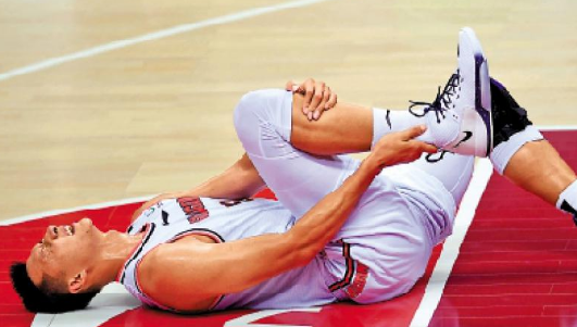 易建联养伤30周：易建联在上季总决赛第三仗中勇战受伤 中网体坛,oubili.com