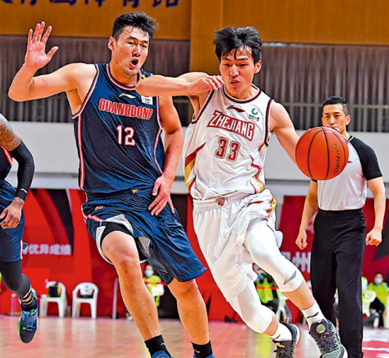 广东男篮破浙江金身,浙江的吴前带球进攻 中网体坛,oubili.com