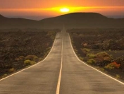 文明参赛，快乐奔跑，2025南京马拉松燃情开赛