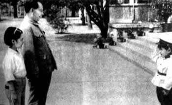 胡耀邦辞去中共中央总书记职务（歷史上的今天。中国）