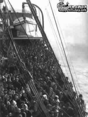 本世纪最初的十年，移民潮水般地涌入美国