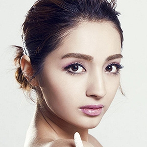 买地娜·买买提的英文名